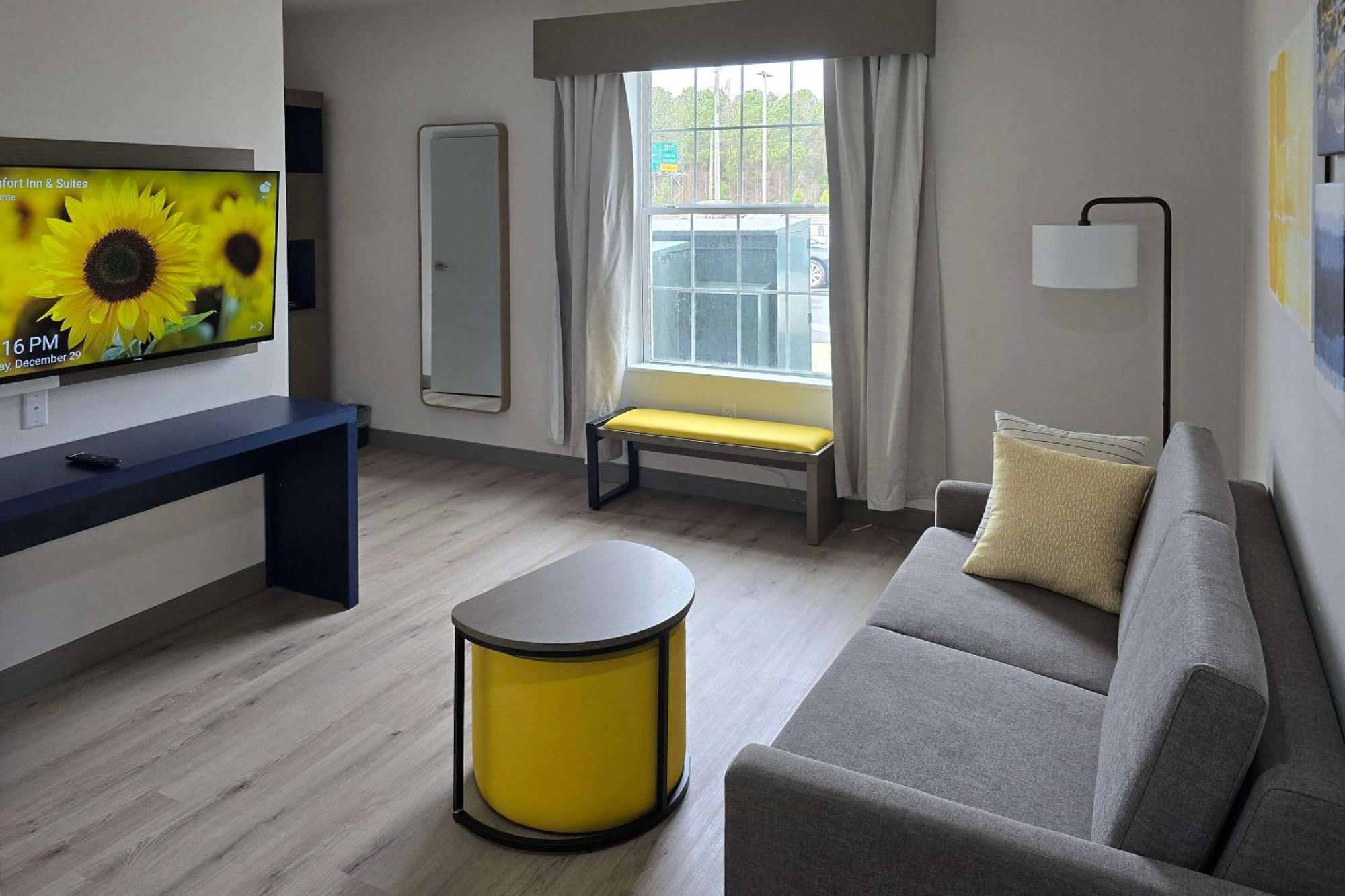 Comfort Inn & Suites Prince George - Fort Gregg エクステリア 写真