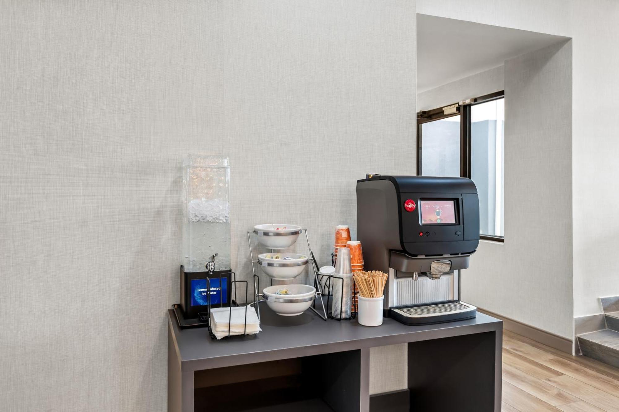 Comfort Inn & Suites Prince George - Fort Gregg エクステリア 写真